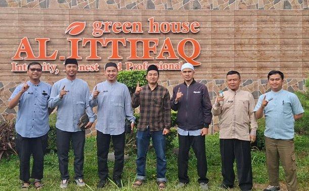 Belajar Pemberdayaan Pertanian, Studi Banding ke Eco-Pesantren Al-Ittifaq Ciwidey - Cover Image